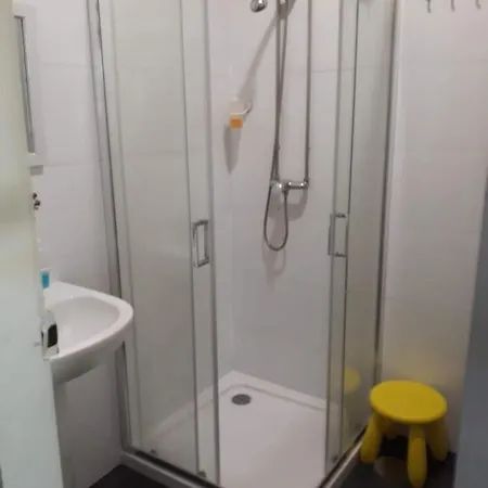 Dans L'atelier Unidade Porta Nova Hostel *