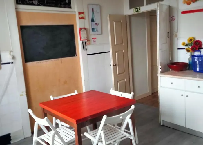 Dans L'atelier Unidade Porta Nova Albergue